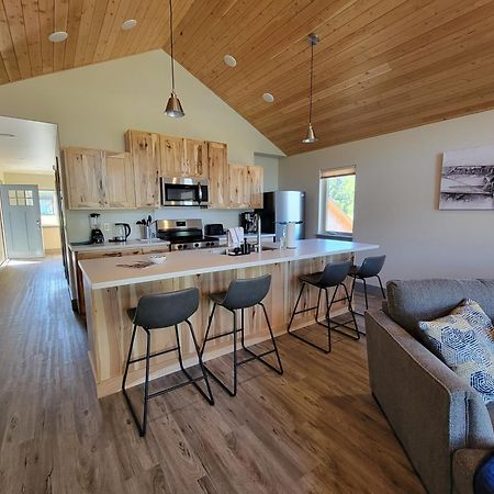 Lakeshore Lodging Suites Хомер Экстерьер фото